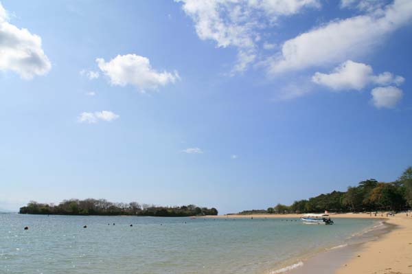 Sandstrand im Osten von Bali